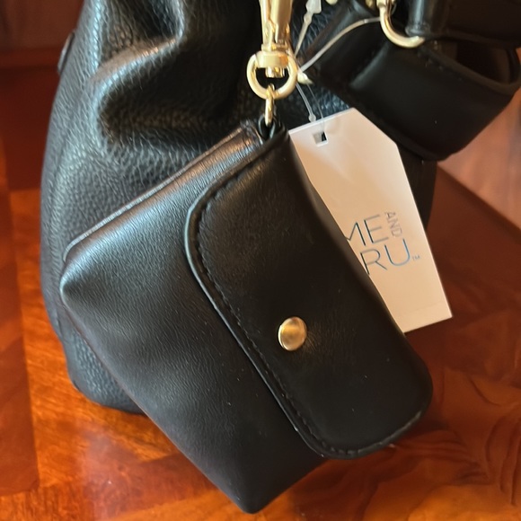 NWT Time and Tru Black Purse with Bonus Pouch Adjustable and Removable Straps - Picture 8 of 10